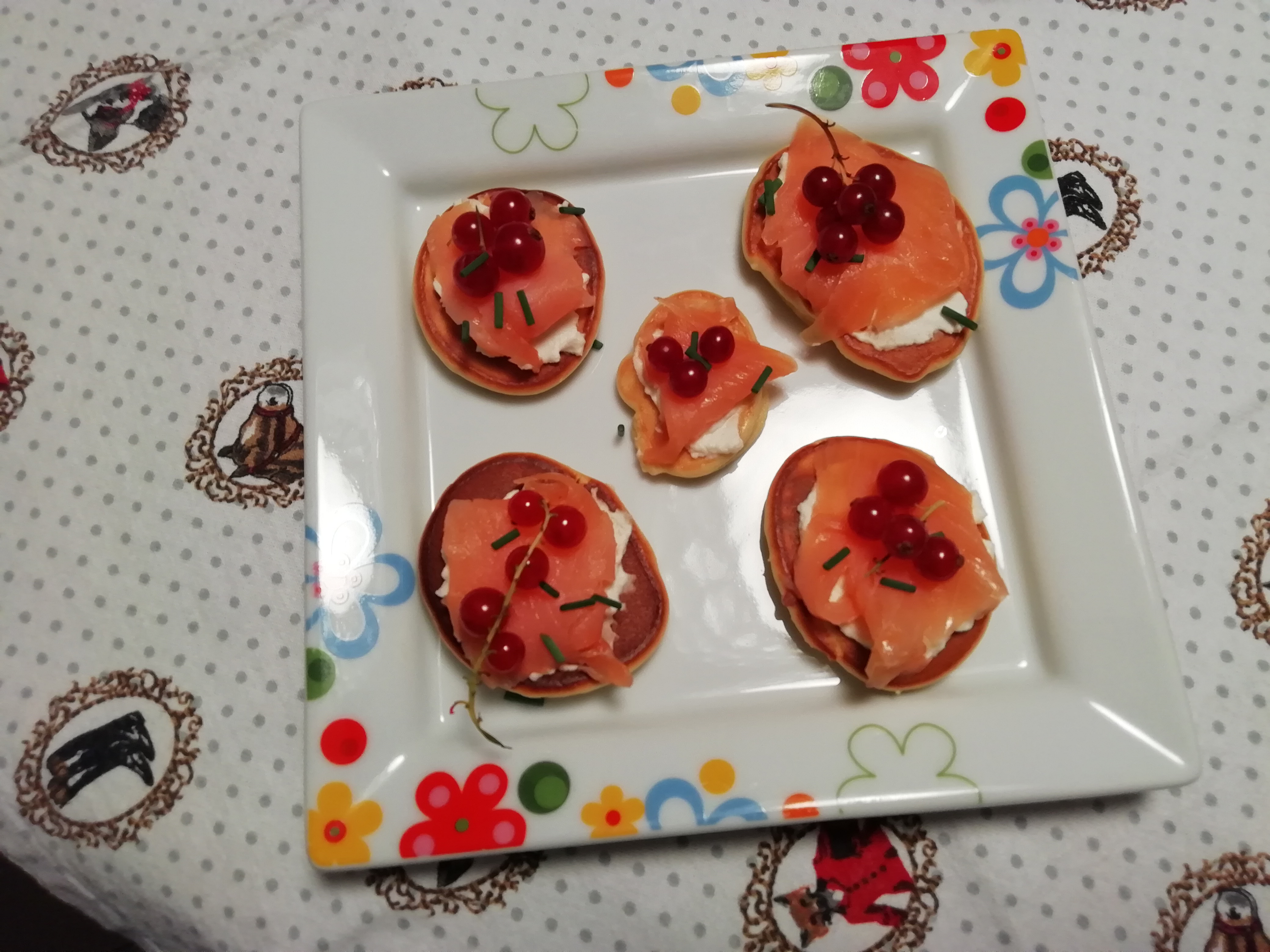 Blinis with salmon topping | Kanso by Dr. Schär